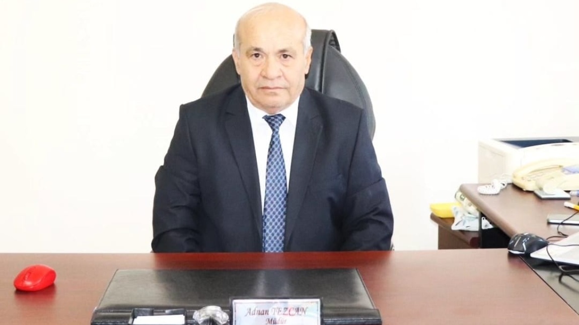 Adnan Tezcan  - Okul Müdürü